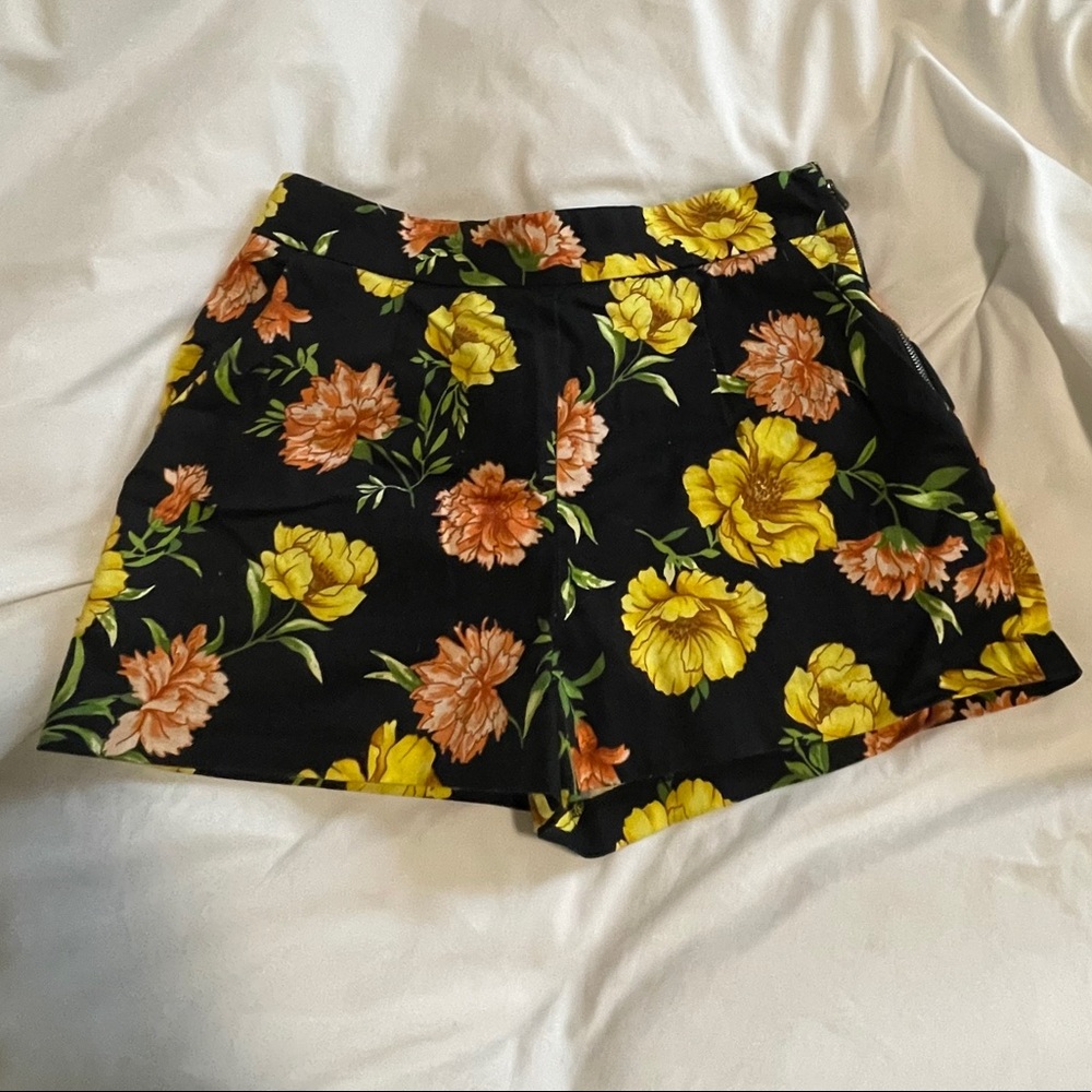 Floral contemporary shorts